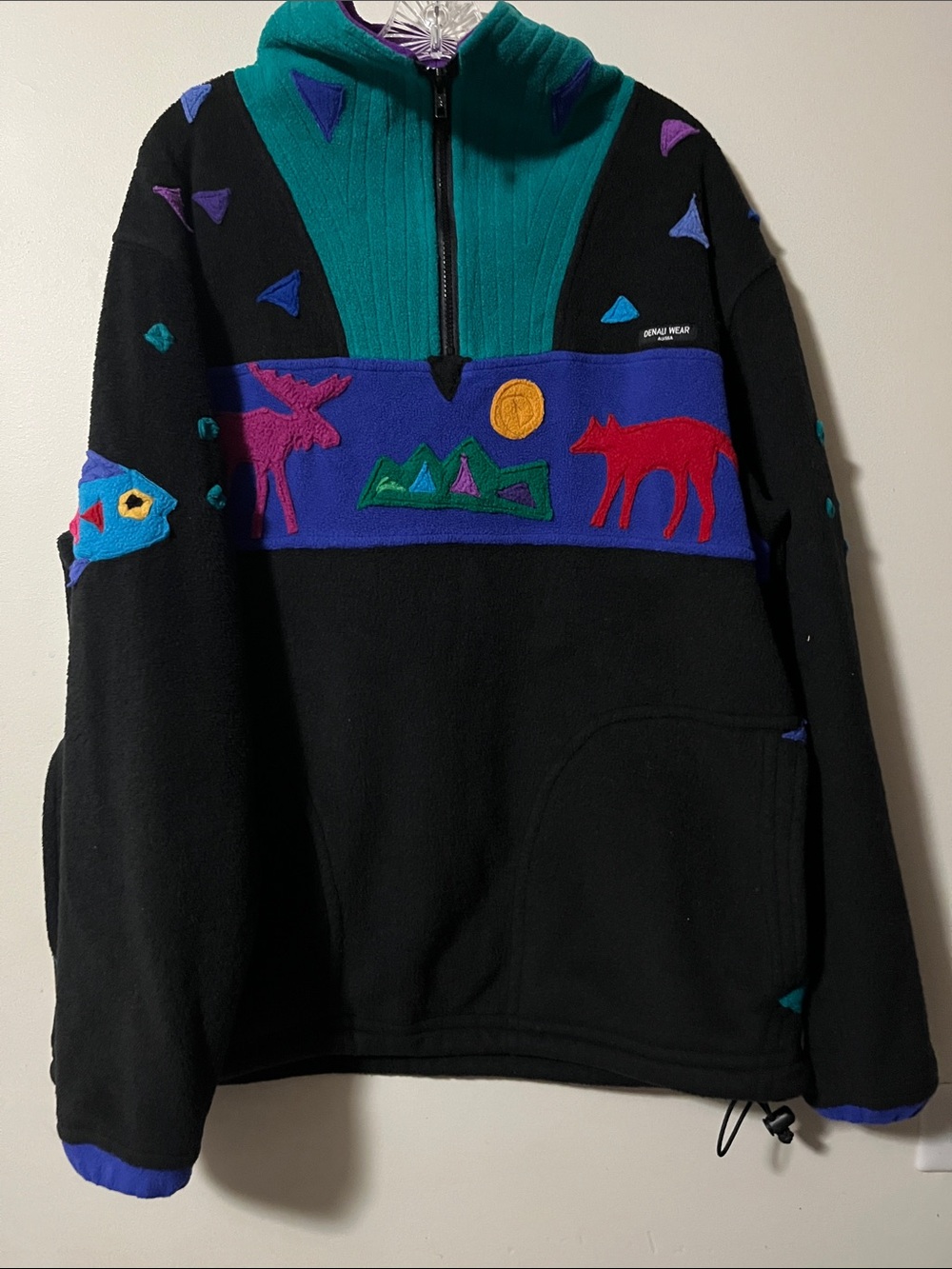 Vintage Men's Black Fleece Half-Zip Sweater with Multicolor Appliqué